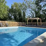 Zecamping 4 Etoiles Familial Avec Pataugeoire Et Jacuzzi Шале Кулон