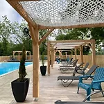 Alpesi faház Zecamping 4 Familial Avec Pataugeoire Et Jacuzzi Coulon