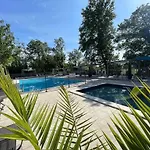 Zecamping 4 Familial Avec Pataugeoire Et Jacuzzi