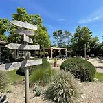 Alpesi faház Zecamping 4 Familial Avec Pataugeoire Et Jacuzzi Coulon