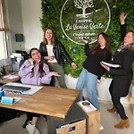 Zecamping 4 Familial Avec Pataugeoire Et Jacuzzi Alpesi faház Coulon