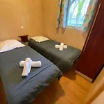 Zecamping 4 Etoiles Familial Avec Pataugeoire Et Jacuzzi * Кулон