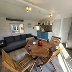 Zecamping 4 Etoiles Familial Avec Pataugeoire Et Jacuzzi
