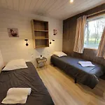 Alpesi faház Zecamping 4 Familial Avec Pataugeoire Et Jacuzzi Coulon