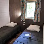 Zecamping 4 Etoiles Familial Avec Pataugeoire Et Jacuzzi Шале *