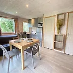 Zecamping 4 Familial Avec Pataugeoire Et Jacuzzi Coulon