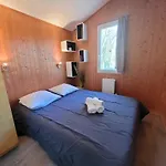 Alpesi faház Zecamping 4 Familial Avec Pataugeoire Et Jacuzzi *