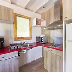 Alpesi faház Zecamping 4 Familial Avec Pataugeoire Et Jacuzzi Coulon