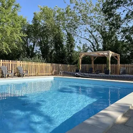 Zecamping 4 Etoiles Familial Avec Pataugeoire Et Jacuzzi *