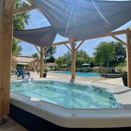 Chalet Zecamping 4 étoiles Familial Avec Pataugeoire Et Jacuzzi