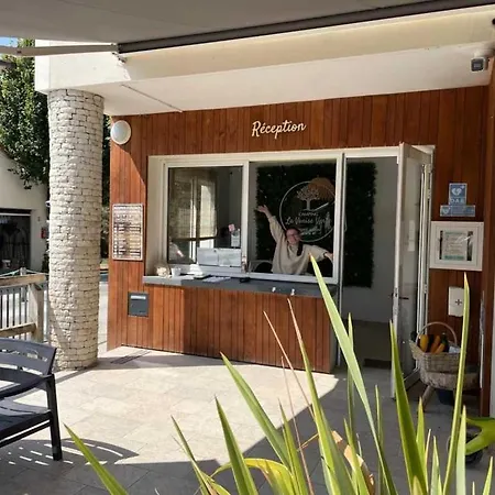 Domek alpejski Zecamping 4 Etoiles Familial Avec Pataugeoire Et Jacuzzi Coulon