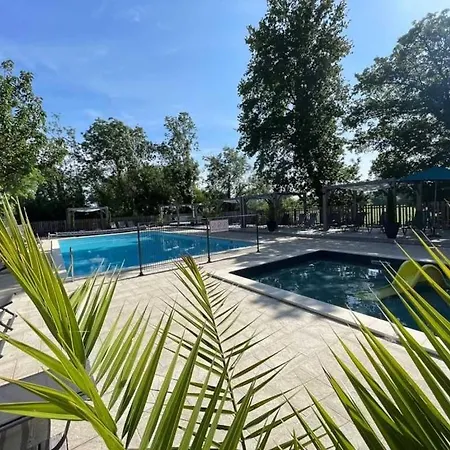 Zecamping 4 Etoiles Familial Avec Pataugeoire Et Jacuzzi