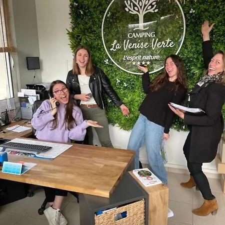 Zecamping 4 Etoiles Familial Avec Pataugeoire Et Jacuzzi Domek alpejski Coulon