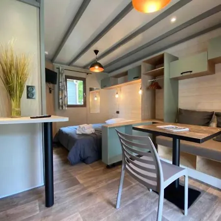 Camping 4 étoiles - Piscine - Eehefh *