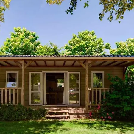 Domek alpejski Zecamping 4 Etoiles Familial Avec Pataugeoire Et Jacuzzi