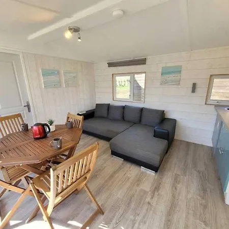 Zecamping 4 Etoiles Familial Avec Pataugeoire Et Jacuzzi Coulon