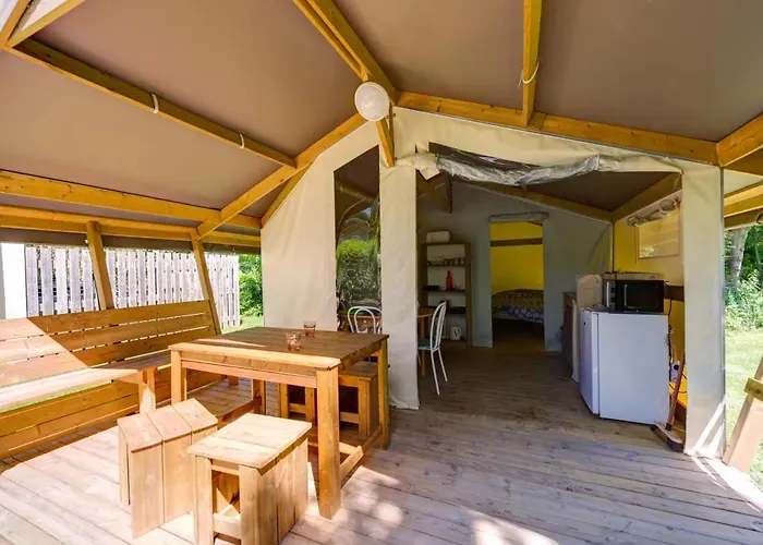 Camping 4 étoiles - Piscine - Eehefh Coulon