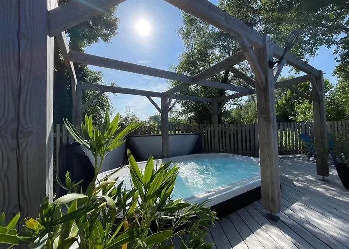 Camping 4 étoiles - Piscine - Eehefh Coulon